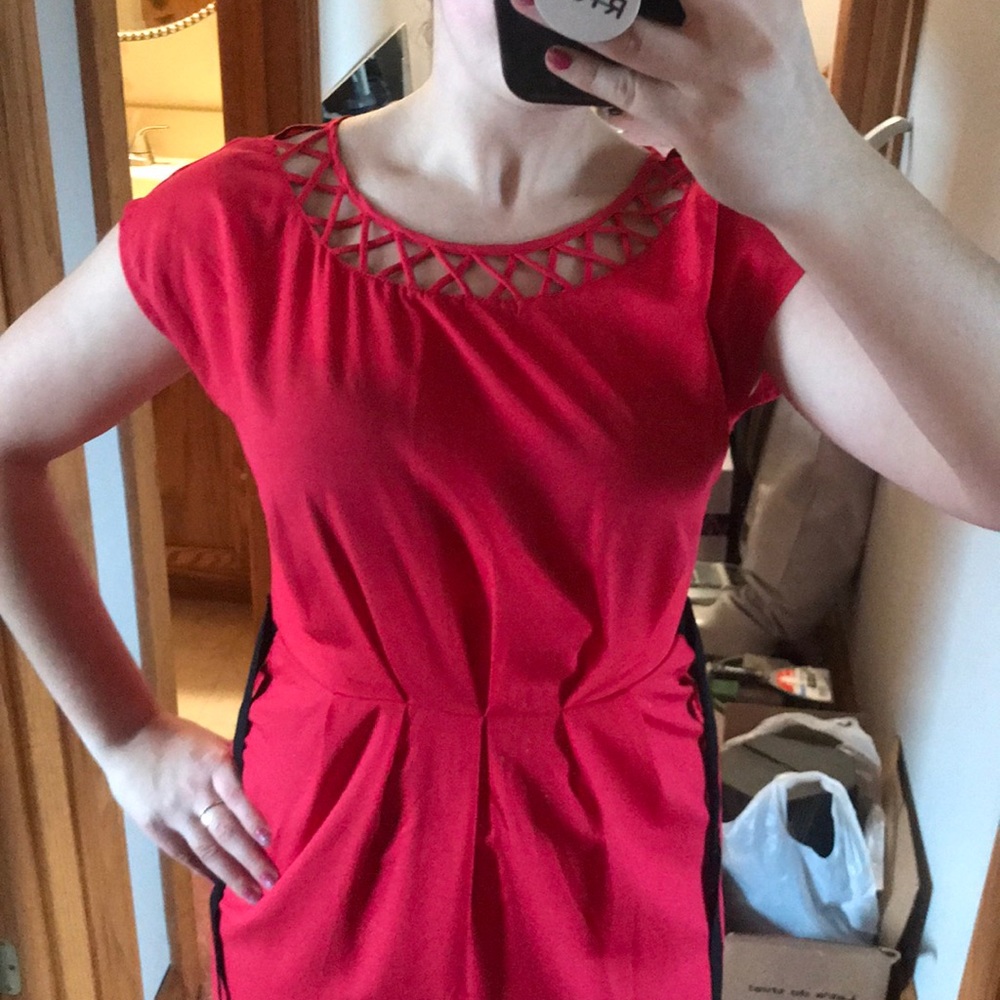 Reddish/pink dress